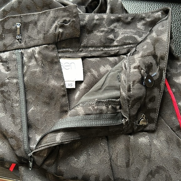 SEN Eden Jogger Pant Black Red Stripe Leopard Print Silky Pockets Sz XS - Picture 7 of 12